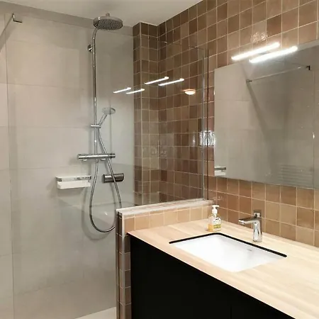- Pieces 934 Apartment *